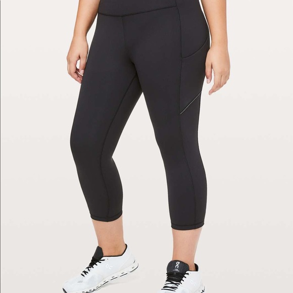 Lululemon Speed Up Crop *21" Black (First Release) Black Size 8 Practically new - Picture 10 of 12